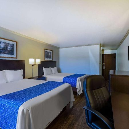 Travelodge By Wyndham Livingston Esterno foto