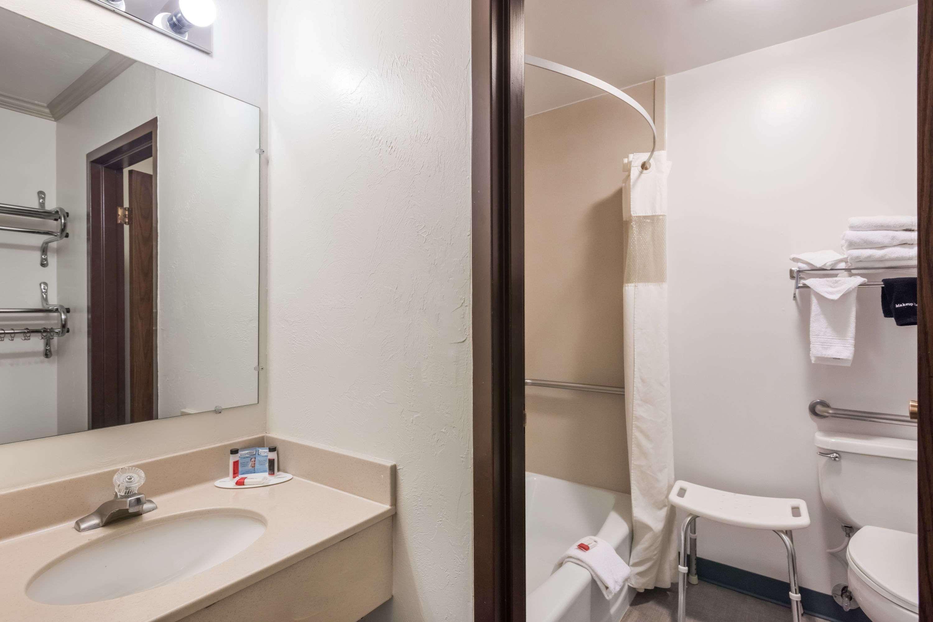 Travelodge By Wyndham Livingston Esterno foto