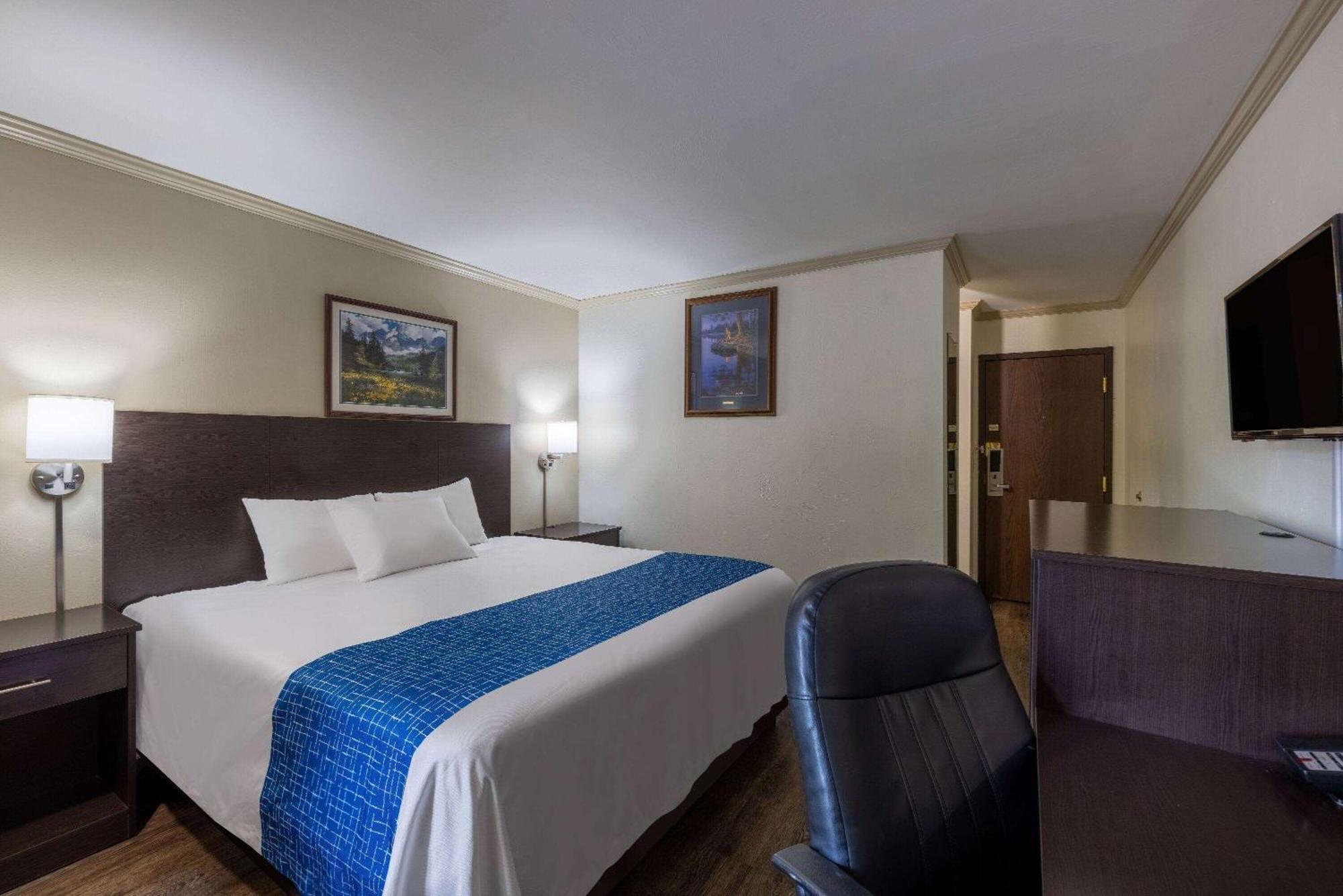 Travelodge By Wyndham Livingston Esterno foto