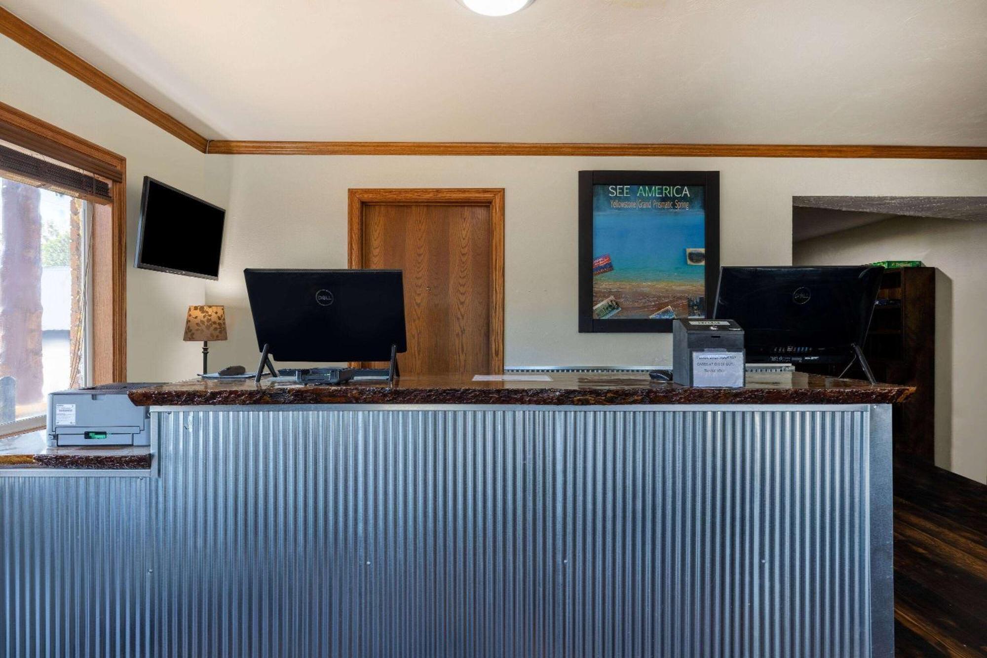 Travelodge By Wyndham Livingston Esterno foto