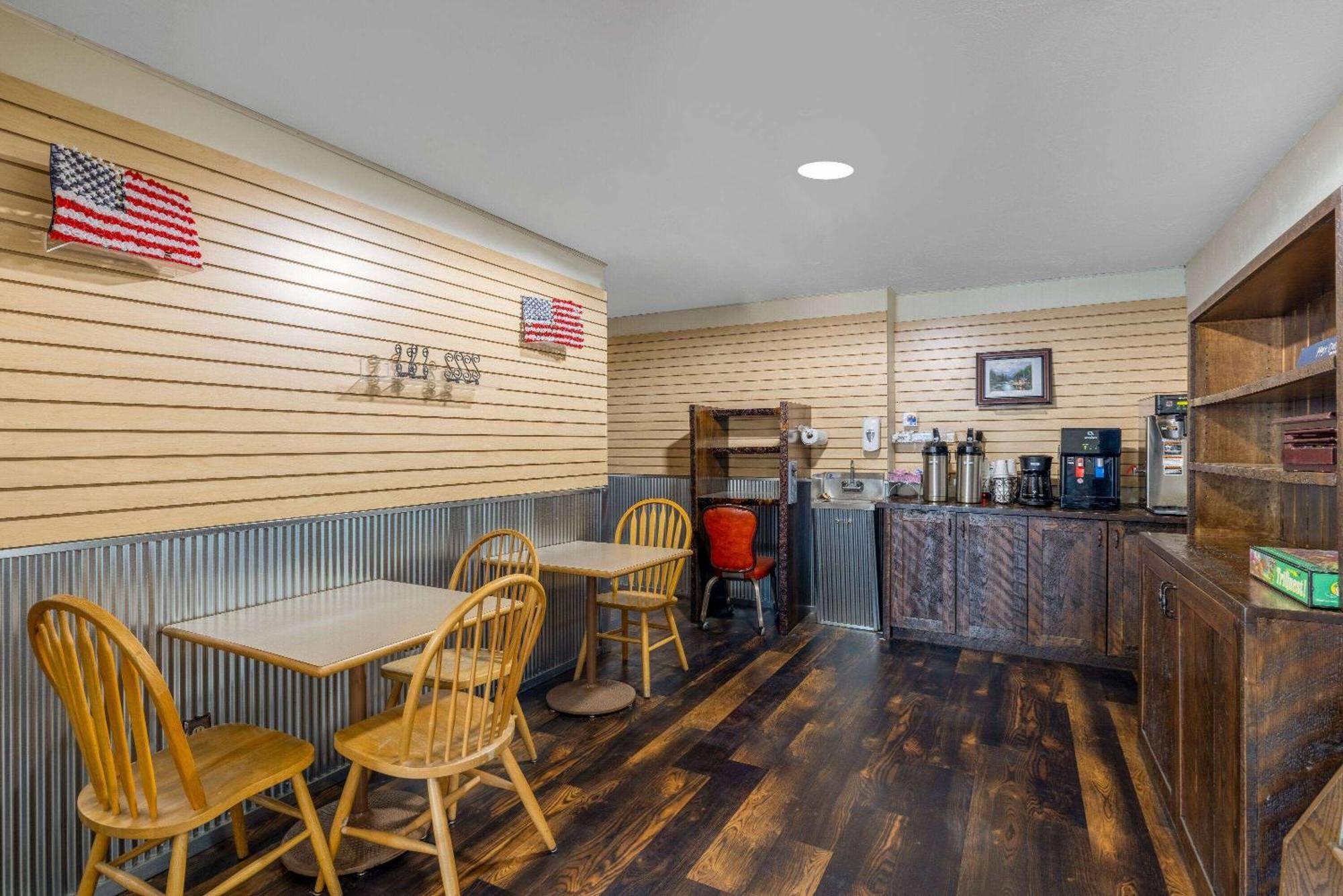 Travelodge By Wyndham Livingston Esterno foto