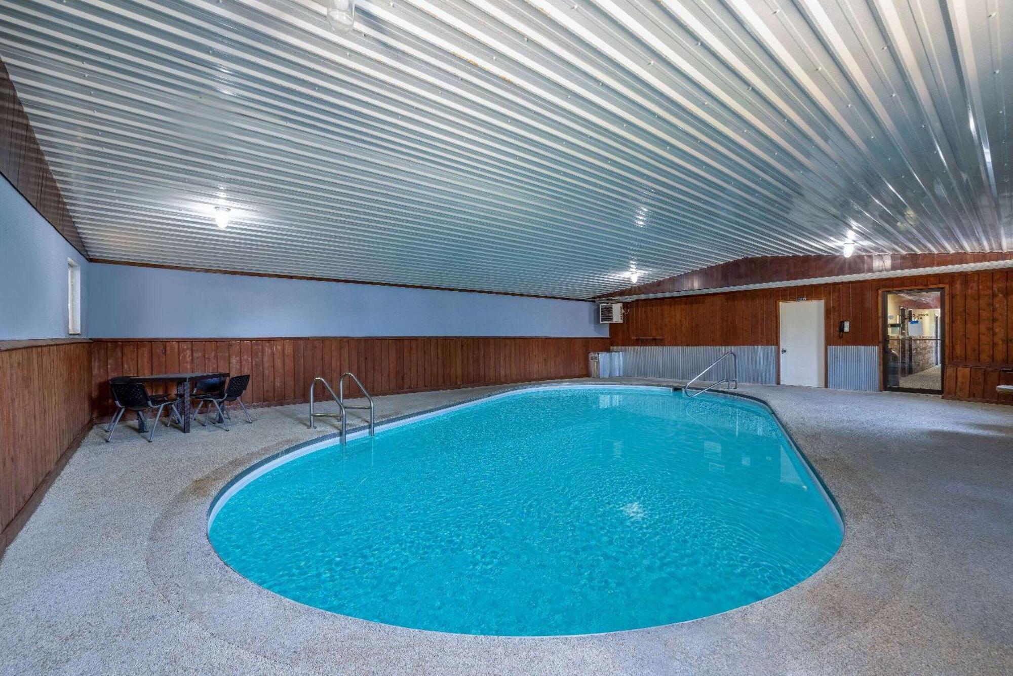 Travelodge By Wyndham Livingston Esterno foto