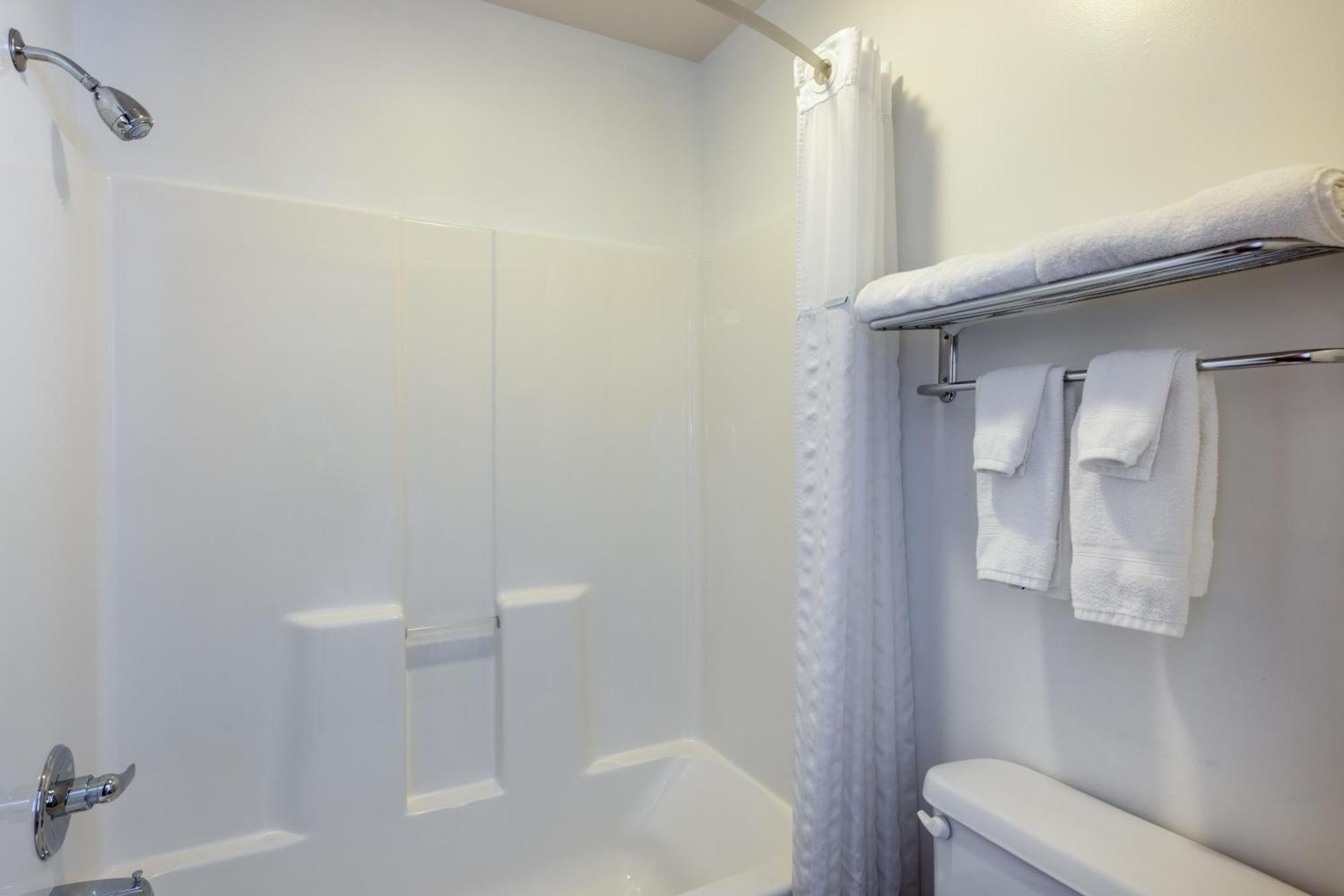 Travelodge By Wyndham Livingston Esterno foto