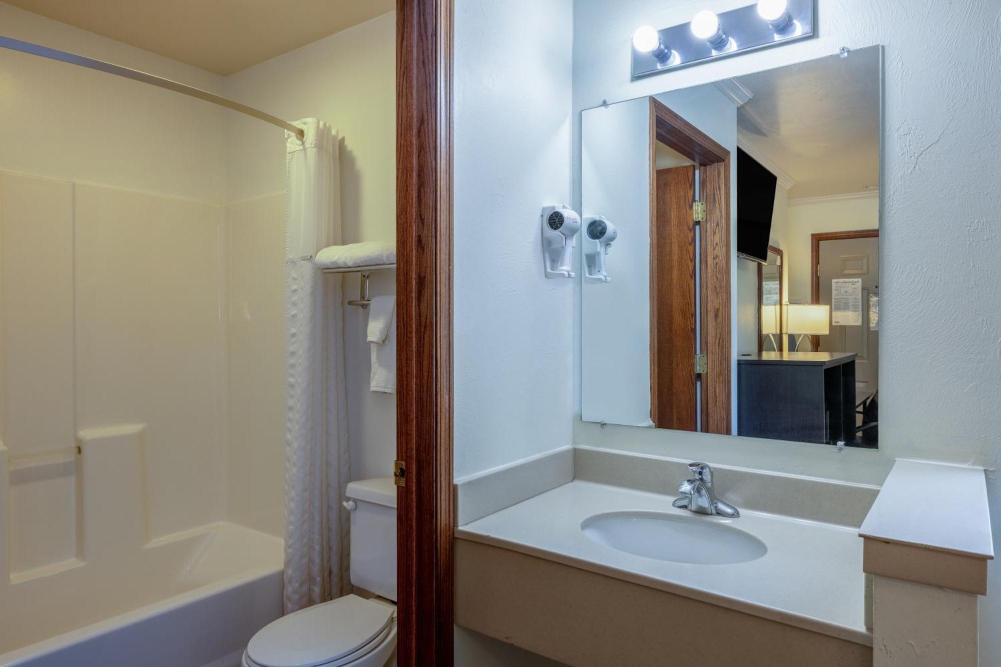 Travelodge By Wyndham Livingston Esterno foto